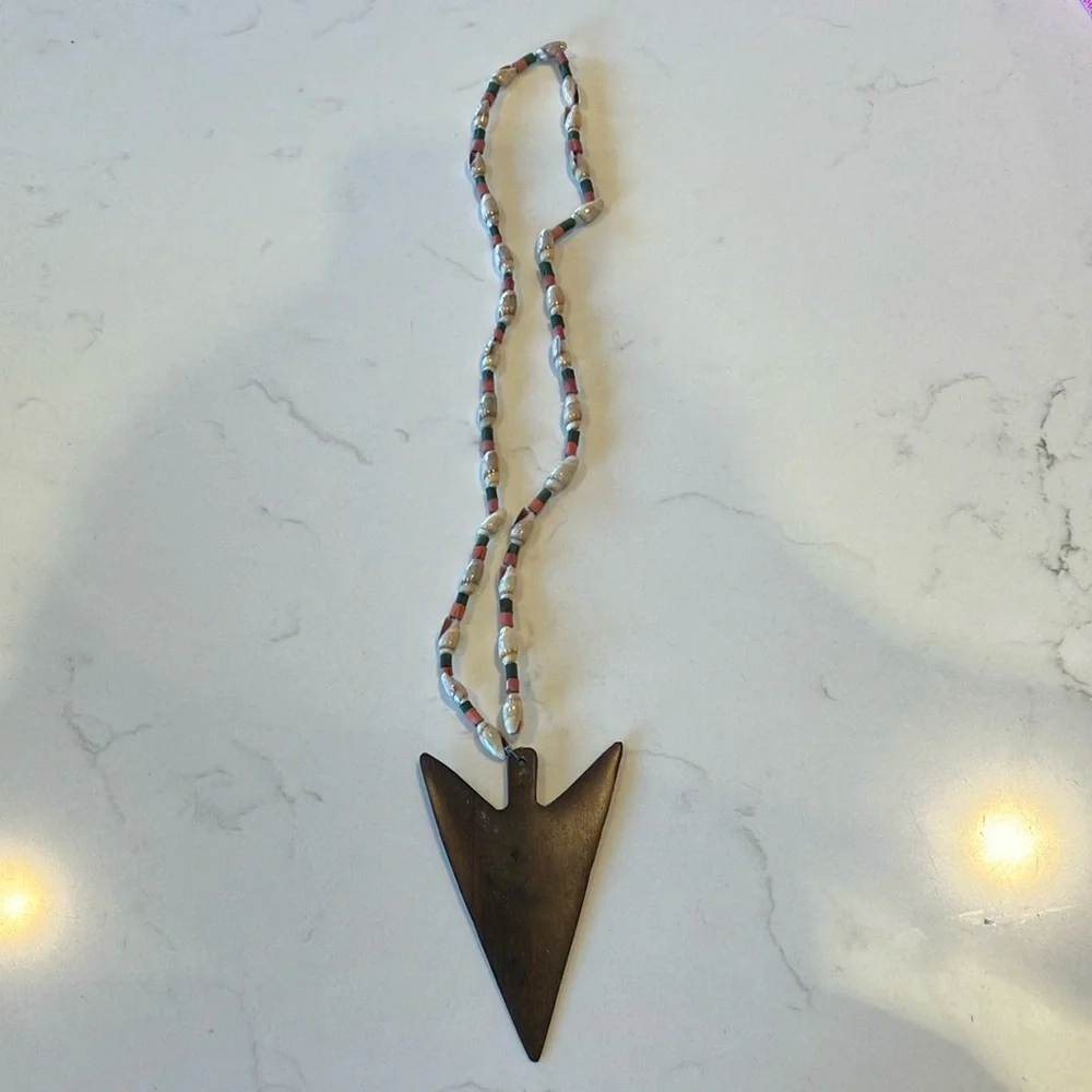 Elegant Beaded Necklace with Iron Wood Arrowhead Pendant - Picture 1 of 4